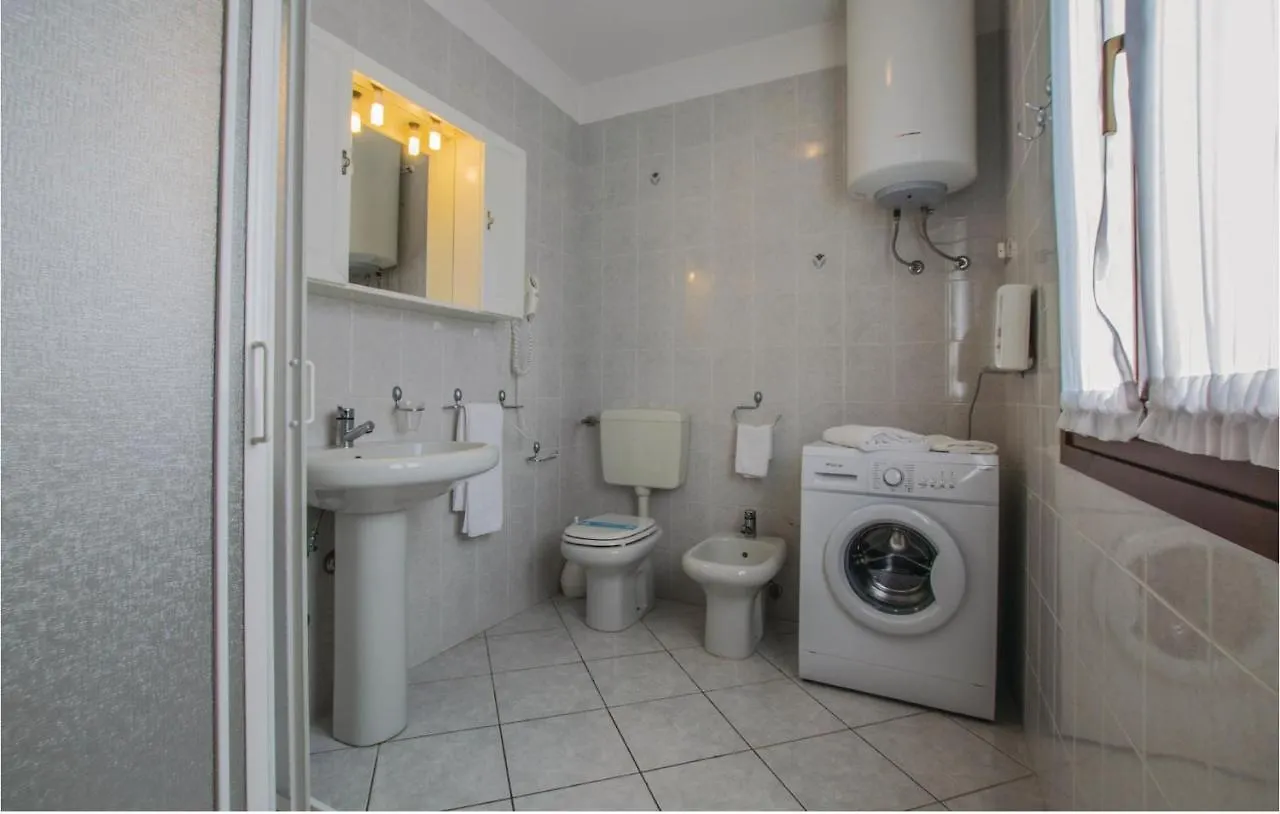 Beautiful Home In Albarella Ro With Kitchen Albarella Island Hébergement de vacances